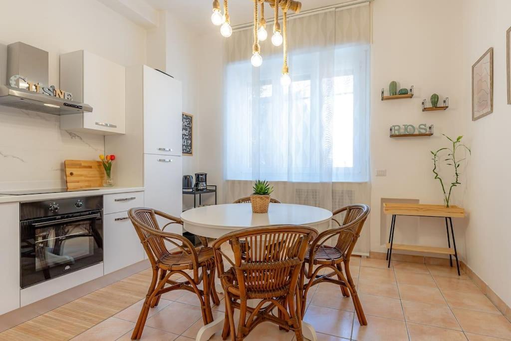 Rio'S Cozy Apartment In The Heart Of Como Exterior foto